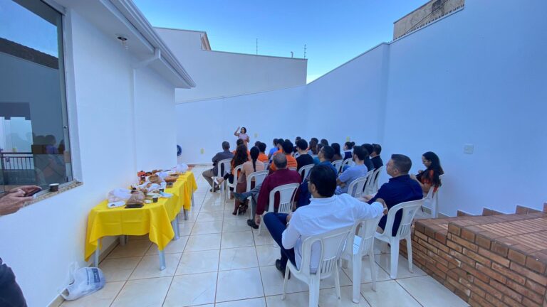 Por que investir em cursos extracurriculares de tecnologia e por que as escolas tradicionais não conseguem aprofundar tanto quanto a Loop Hub!